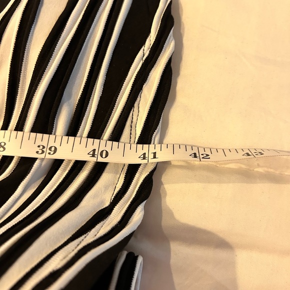 Chetta B. Black and White Striped Sleeveless Skater Dress - Picture 6 of 8